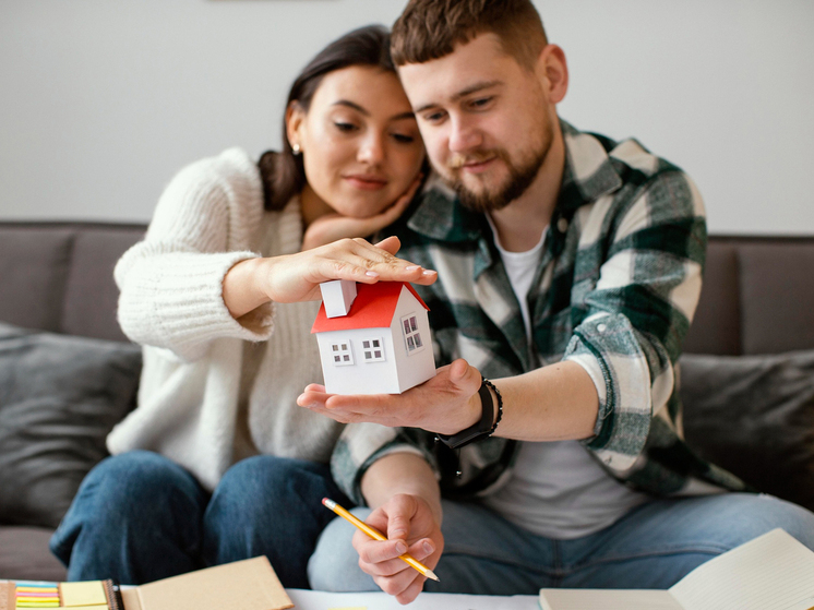 Банки сделали подарок заемщикам, отменив комиссии за выдачу семейной ипотеки