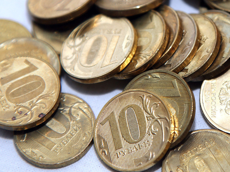 Неожиданно крепкий рубль в мае будет следить за геополитикой