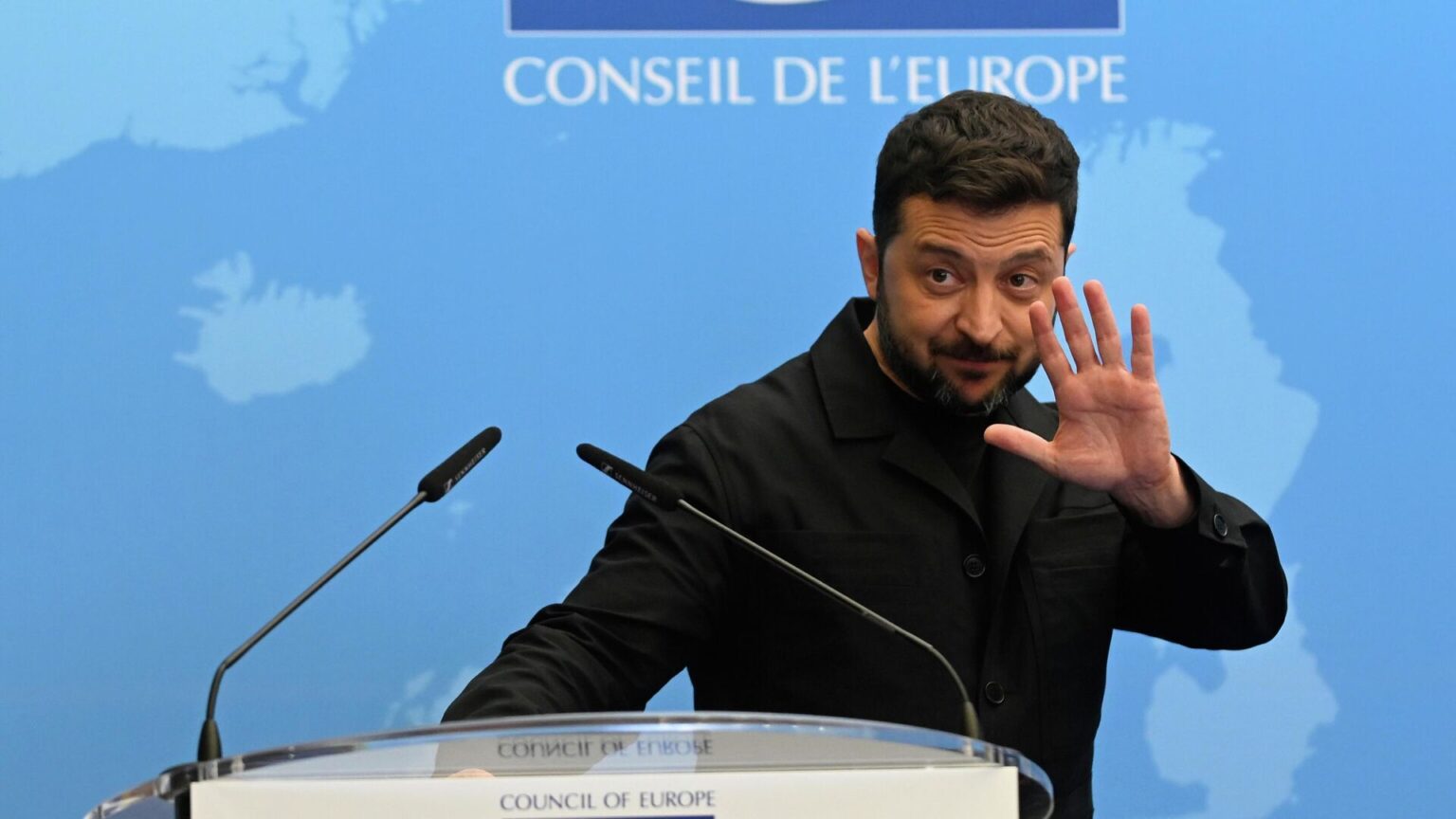 «Идиот или предатель»: на Украине запаниковали из-за действий Зеленского