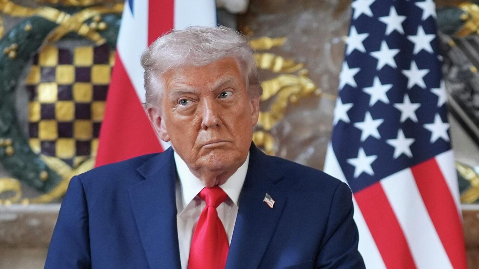 СМИ: льстящие Трампу политики ЕС возмущены вмешательством США в дела блока