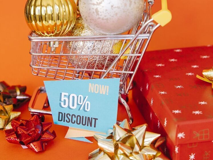 Иллюзия и реальность выгоды: россиян все сильнее раздражают маркетинговые «подарки» к праздникам